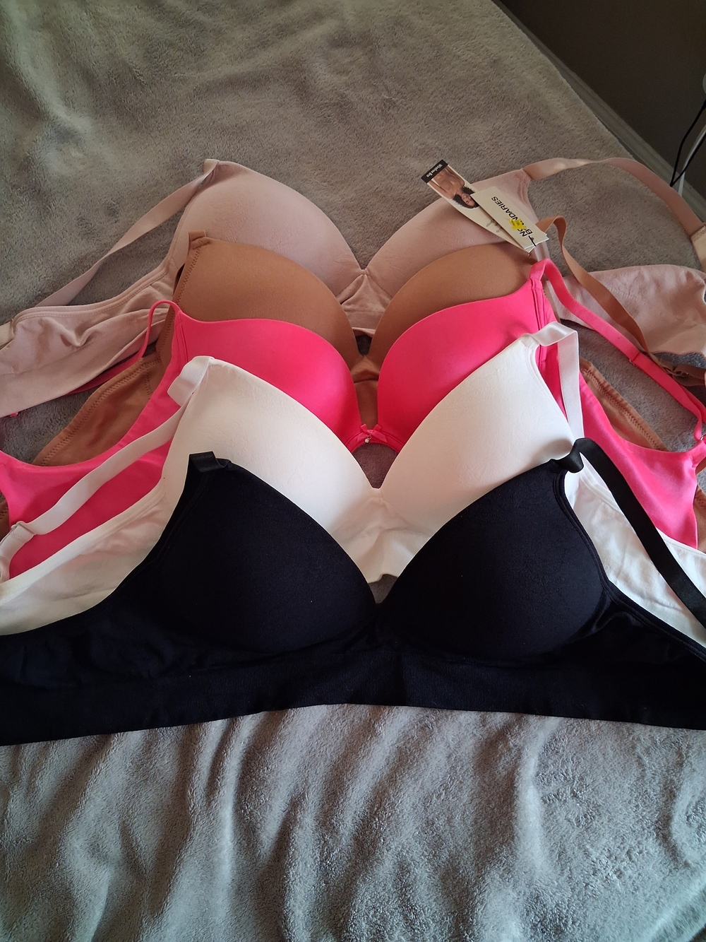 Everyday Seamless T-Shirt Bra Set - Black, White, Pink, Nude
